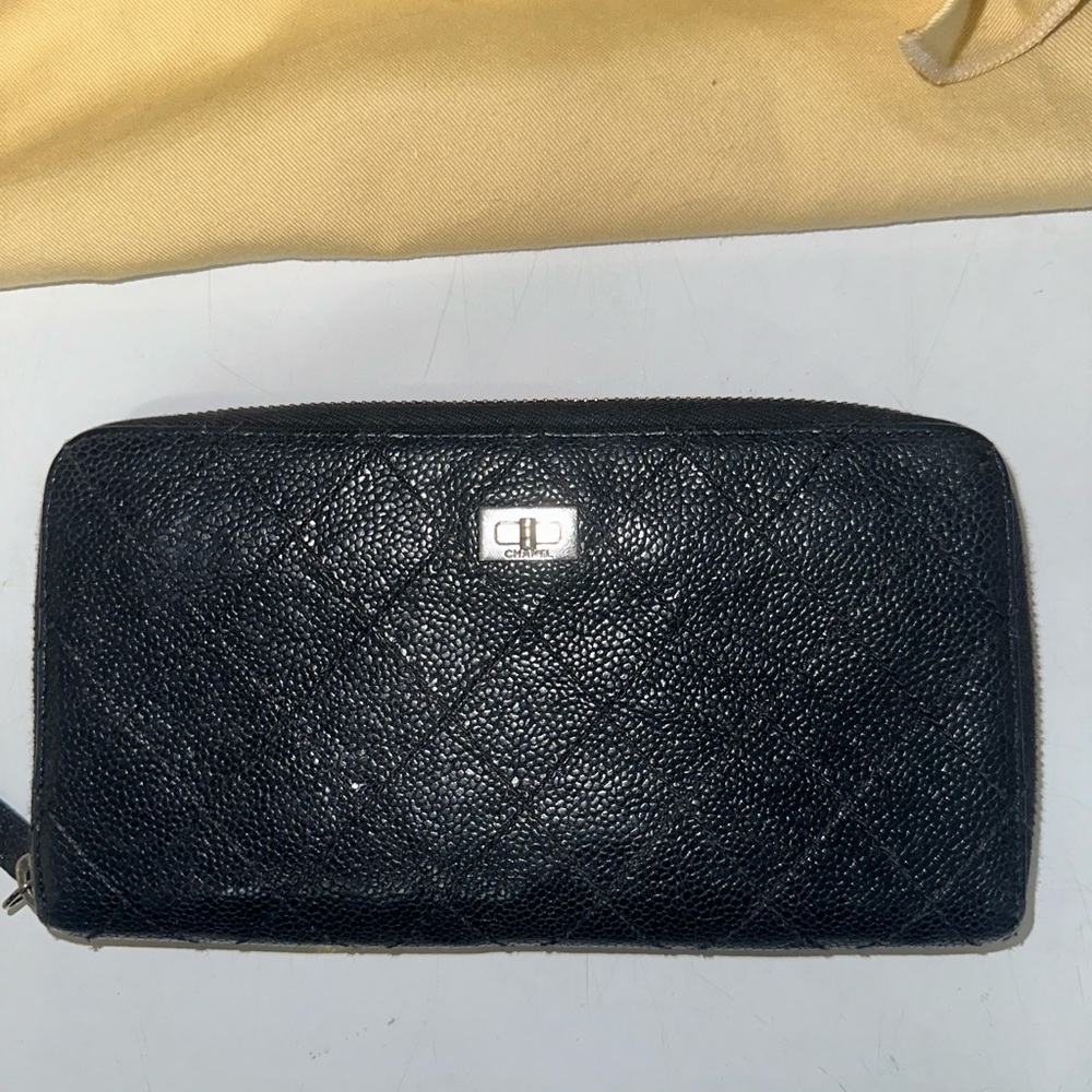 Chanel reissue wallet